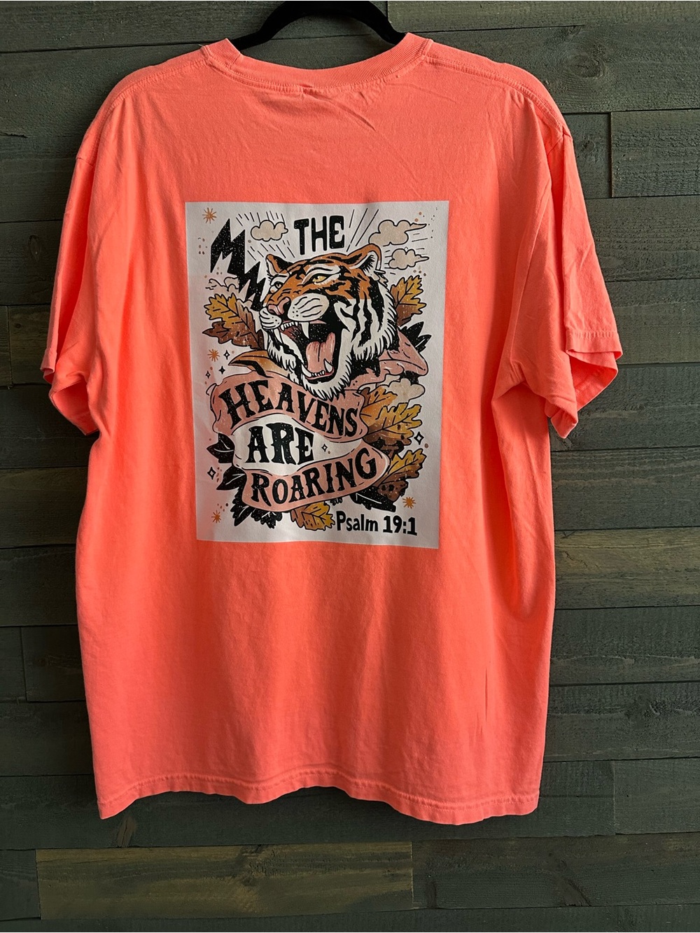Graphic Roaring Tiger Short-Sleeve Shirt - Coral comfort colors